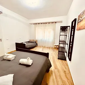 https://15-min-colosseo-1-casa-di-gi.it-romehotels.com